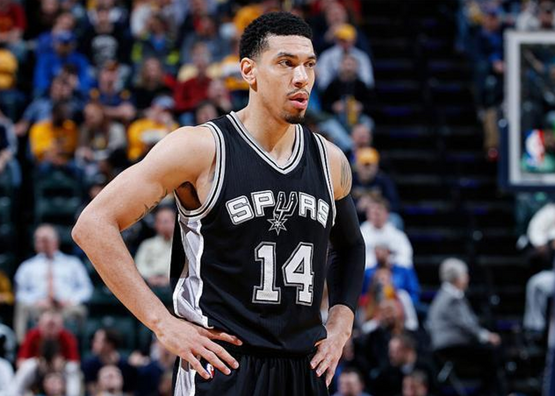 塞尔维亚男篮碾压猛龙,丹尼·格林一己之力扛起全队 塞尔维亚男篮碾压猛龙,丹尼·格林一己之力扛起全队