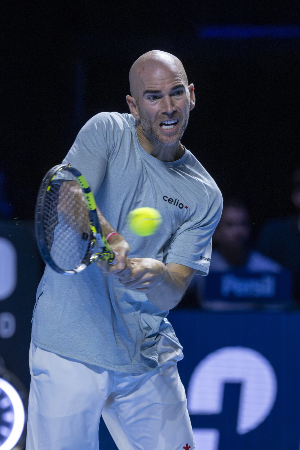 西班牙网球队逆转世界网球队,瓦林卡送出助攻 西班牙网球队逆转世界网球队,瓦林卡送出助攻