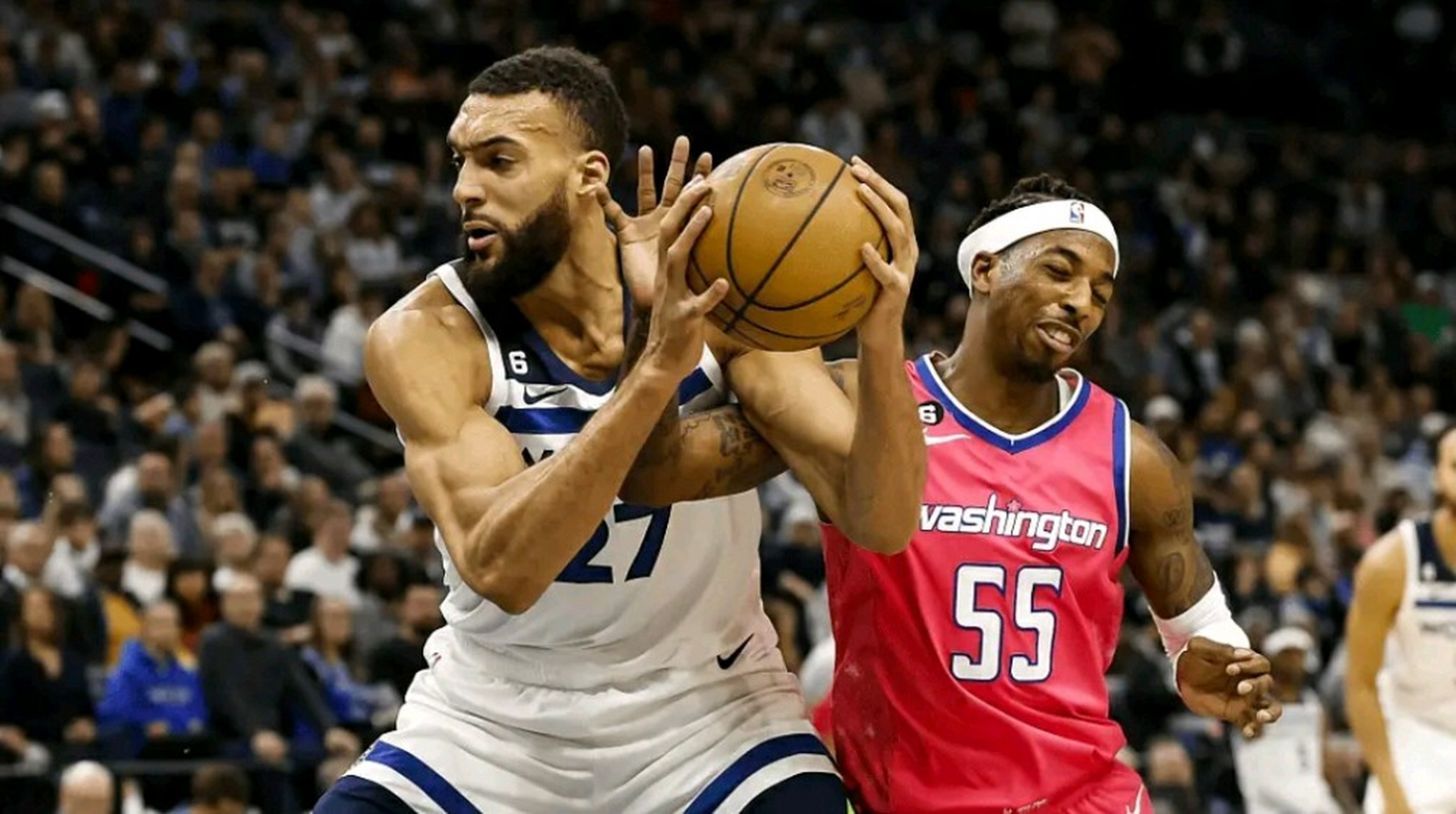 江苏队逆转北京队，戈贝尔带队取胜