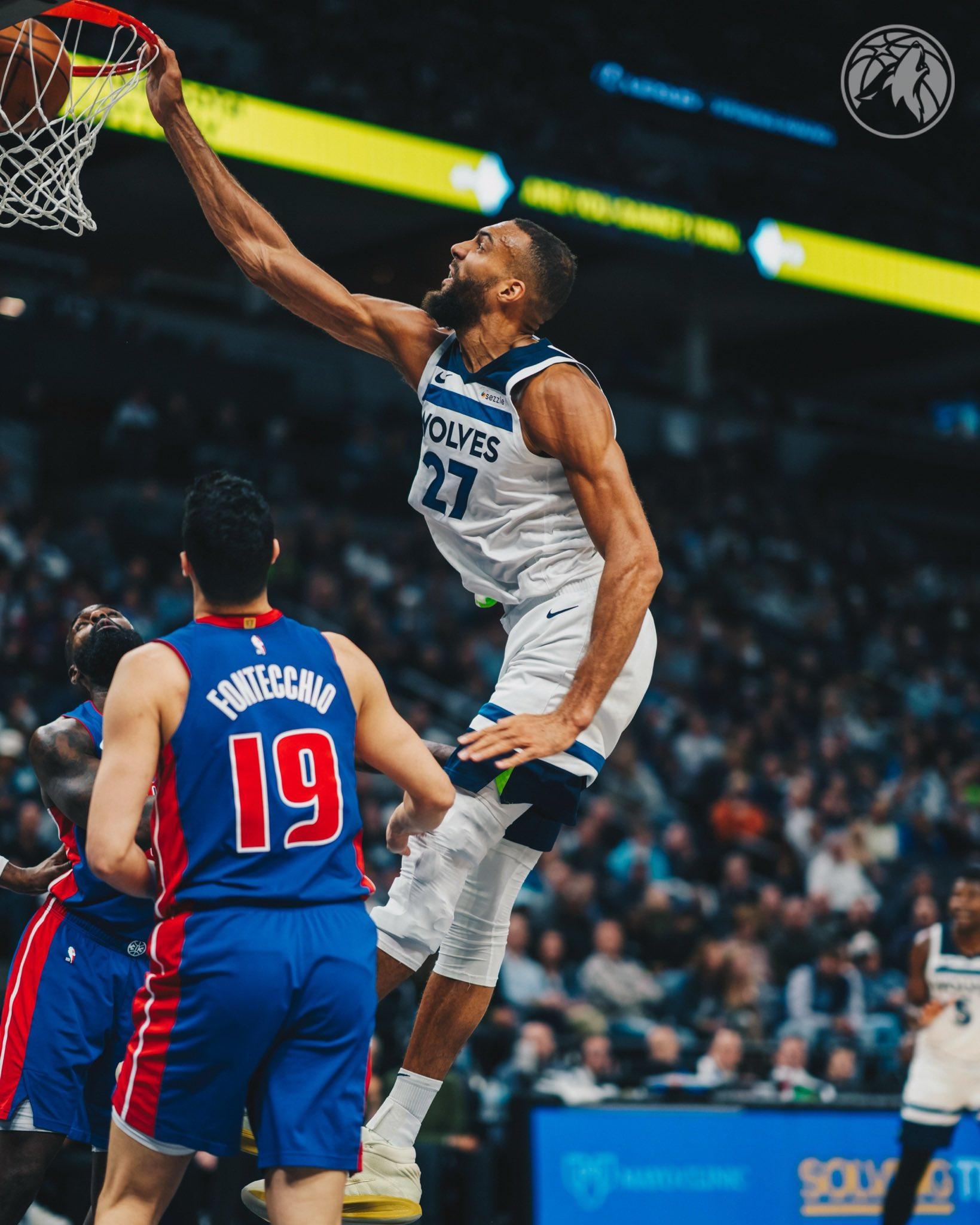 江苏队逆转北京队，戈贝尔带队取胜