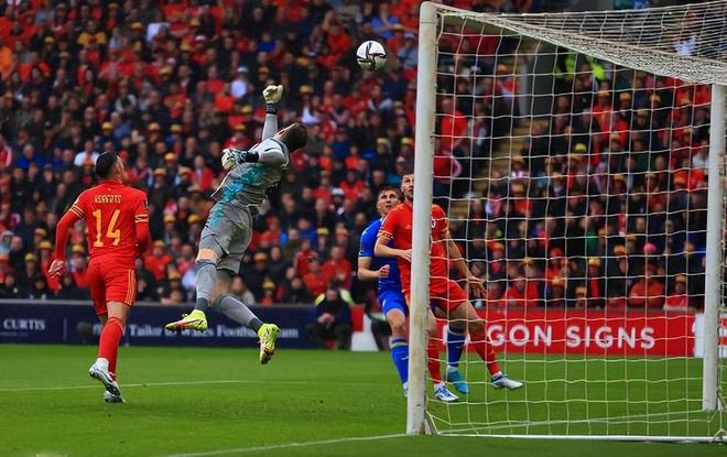 乌克兰绝杀西班牙,库尔图瓦刷新纪录的简单介绍 乌克兰绝杀西班牙,库尔图瓦刷新纪录的简单介绍