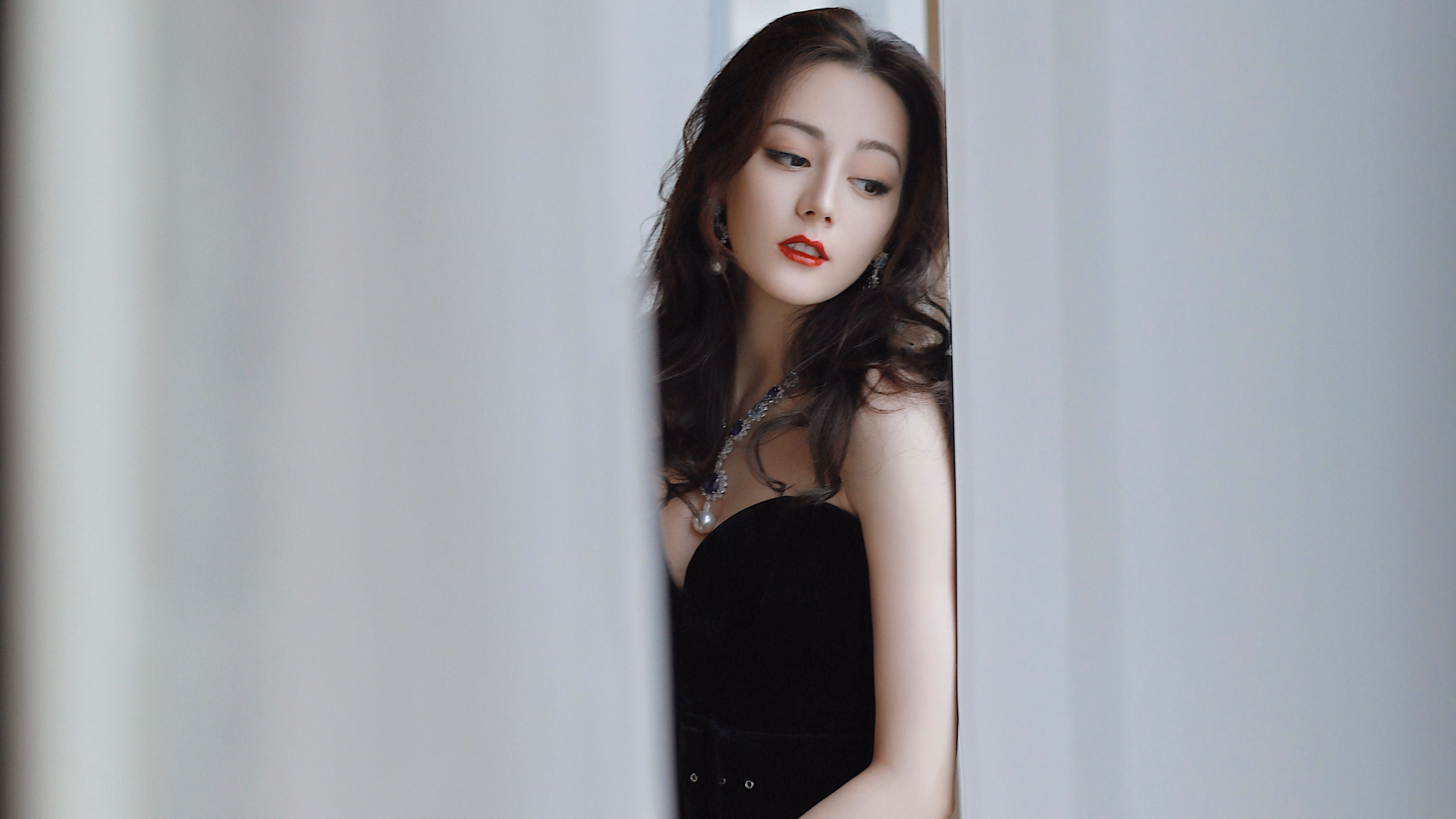 平行宇宙的球场狂想，当利拉德爆发与森林狼的恐怖单节在同一夜上演