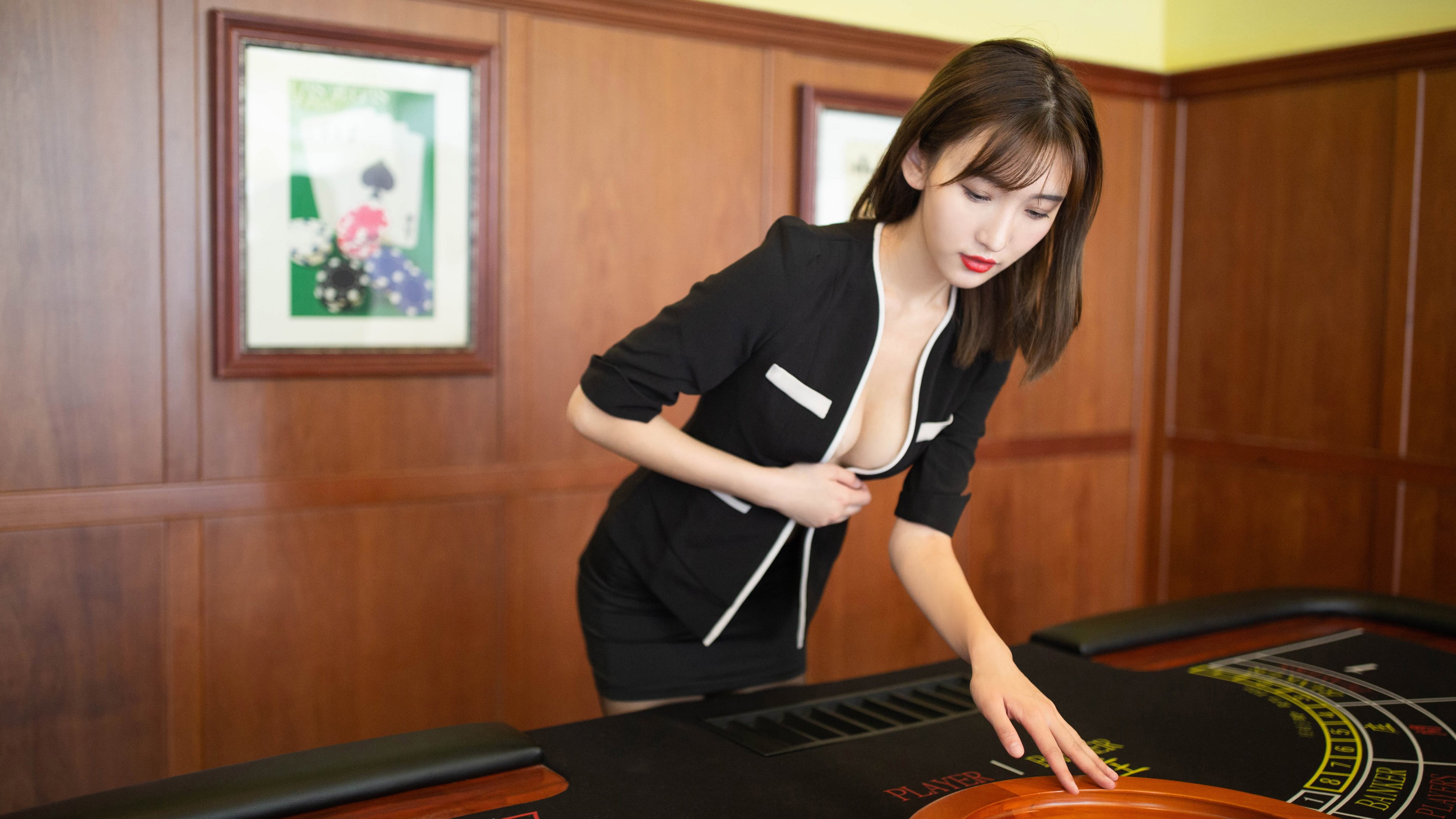 萨卡关键节点连续得分助比利亚雷亚尔2-1力克委内瑞拉，友谊赛展现战术韧性